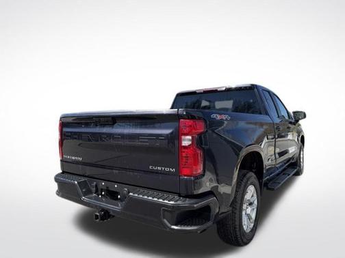 Dark Ash Metallic 2022 Chevrolet Silverado 1500 Custom
