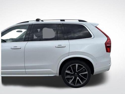 2018 Volvo XC90 T6 Momentum