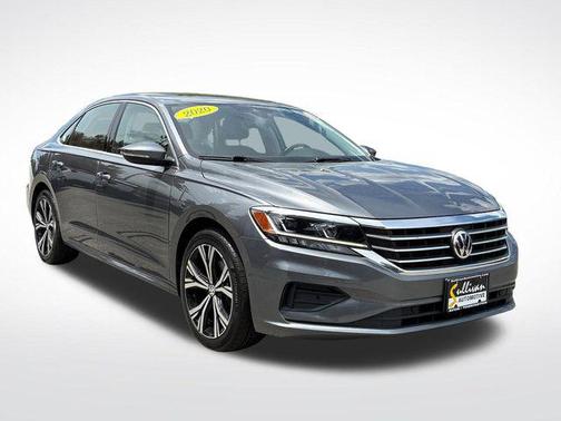 Platinum Gray Metallic 2020 Volkswagen Passat 2.0T SE
