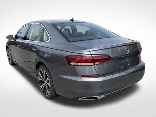 Platinum Gray Metallic 2020 Volkswagen Passat 2.0T SE