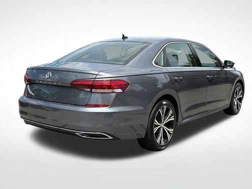 Platinum Gray Metallic 2020 Volkswagen Passat 2.0T SE