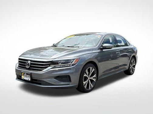 Platinum Gray Metallic 2020 Volkswagen Passat 2.0T SE