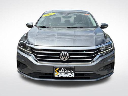 Platinum Gray Metallic 2020 Volkswagen Passat 2.0T SE