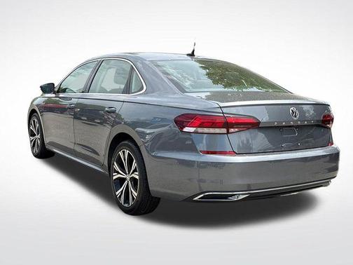Platinum Gray Metallic 2020 Volkswagen Passat 2.0T SE