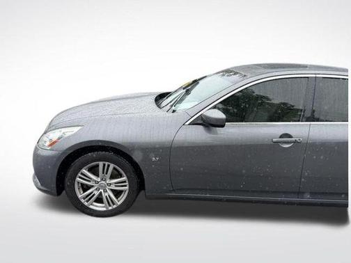 Graphite Shadow 2015 INFINITI Q40 Base