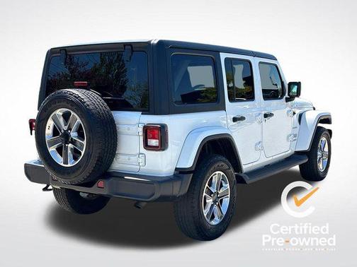 Bright White Clearcoat 2022 Jeep Wrangler Unlimited Sahara