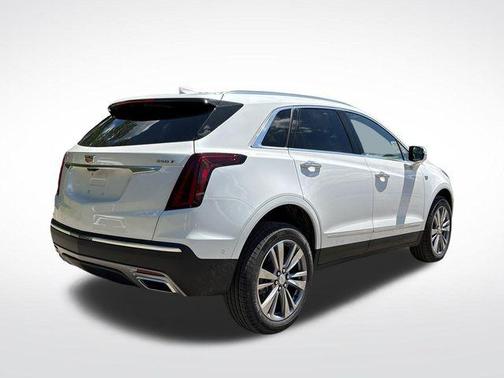 Crystal White Tricoat 2026 Cadillac XT5 Premium Luxury