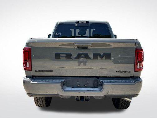Ceramic Gray Clearcoat 2026 RAM 2500 Laramie Crew Cab 4x4 6'4' Box