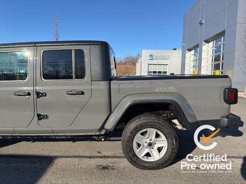 2022 Jeep Gladiator Sport S