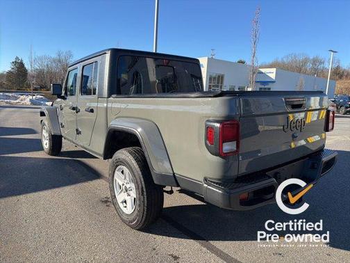 2022 Jeep Gladiator Sport S