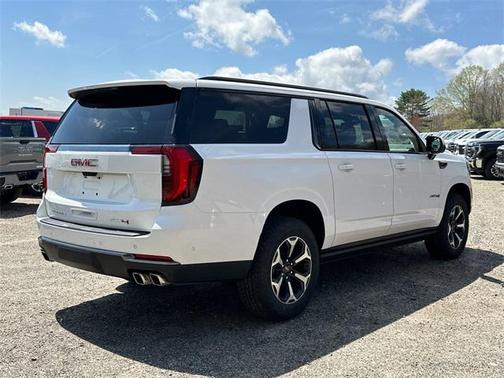 2025 GMC Yukon XL 4WD AT4