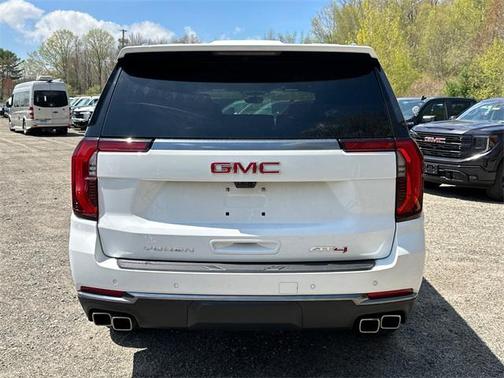 2025 GMC Yukon XL 4WD AT4