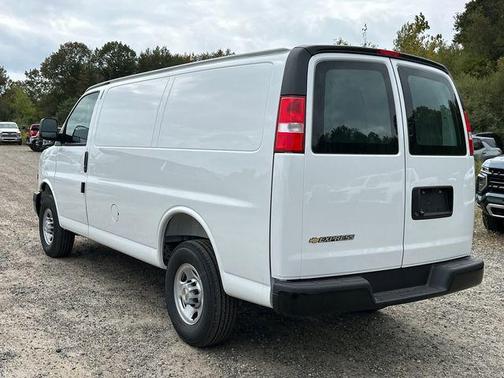 2025 Chevrolet Express 2500 RWD 2500 Regular Wheelbase WT