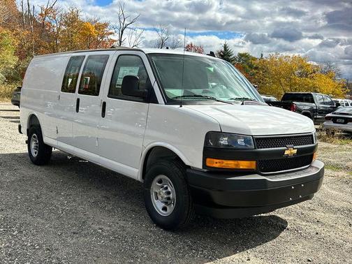 2025 Chevrolet Express 2500 RWD 2500 Regular Wheelbase WT