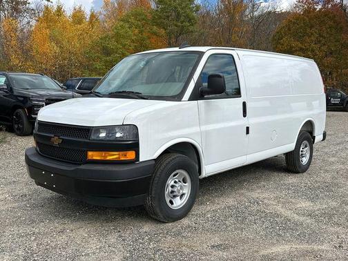 2025 Chevrolet Express 2500 RWD 2500 Regular Wheelbase WT