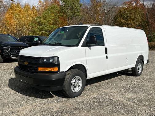 2025 Chevrolet Express 2500 RWD 2500 Regular Wheelbase WT