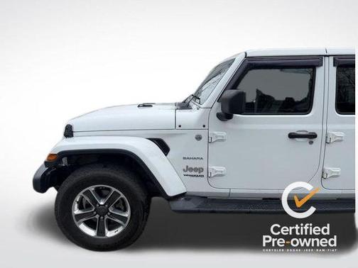 Bright White Clearcoat 2019 Jeep Wrangler Unlimited Sahara