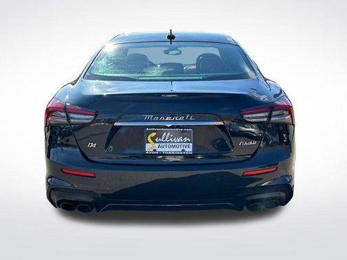 2022 Maserati Ghibli Modena Q4