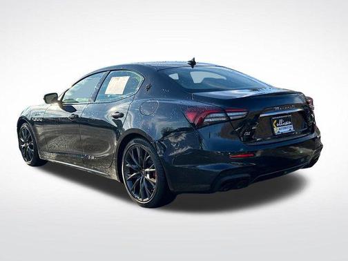 2022 Maserati Ghibli Modena Q4