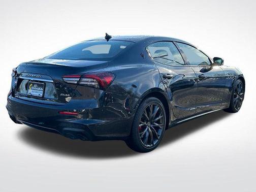 2022 Maserati Ghibli Modena Q4