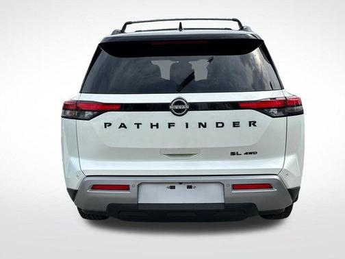 2023 Nissan Pathfinder SL 4WD