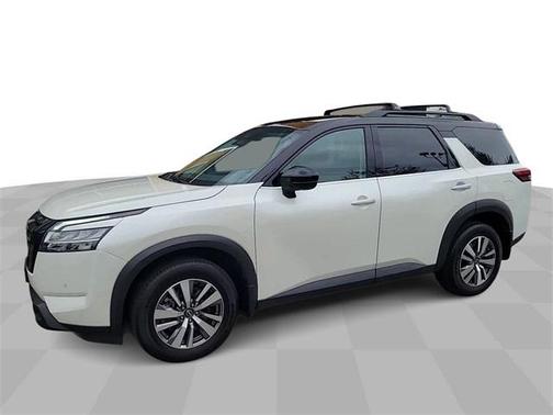 2023 Nissan Pathfinder SL 4WD