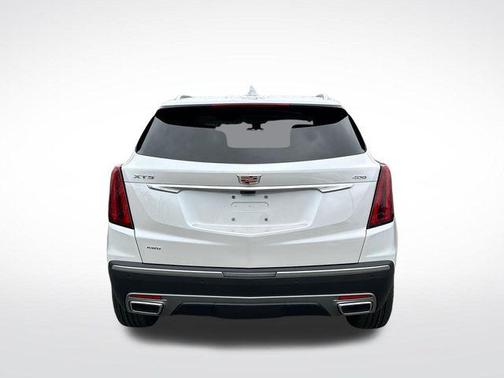 Crystal White Tricoat 2026 Cadillac XT5 Premium Luxury