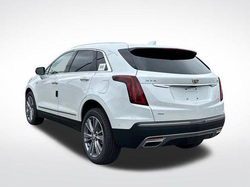 Crystal White Tricoat 2026 Cadillac XT5 Premium Luxury