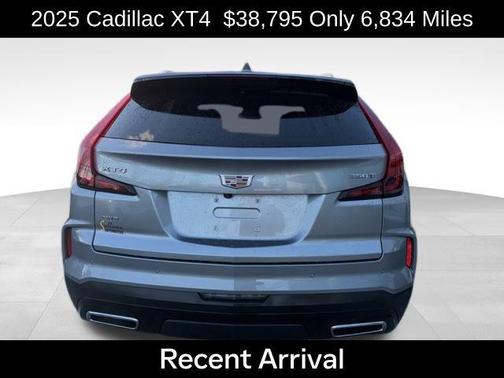 2025 Cadillac XT4 Premium Luxury