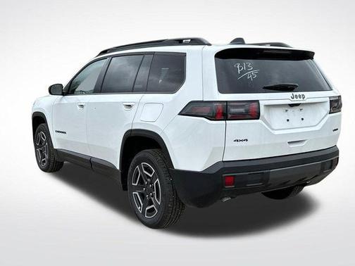 Bright White Clearcoat 2026 Jeep Cherokee Laredo 4x4