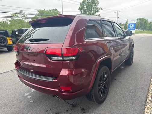 2022 Jeep Grand Cherokee Laredo