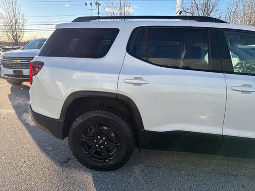 2022 GMC Acadia AWD AT4