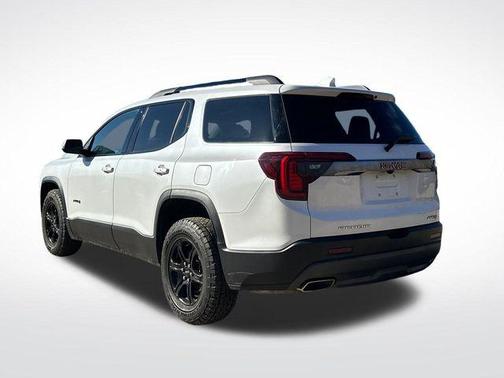 2022 GMC Acadia AWD AT4