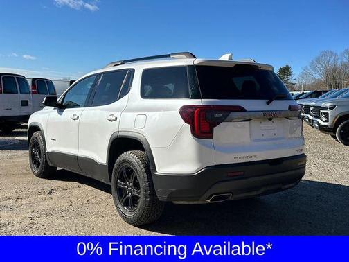 2022 GMC Acadia AWD AT4