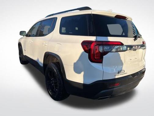 2022 GMC Acadia AWD AT4
