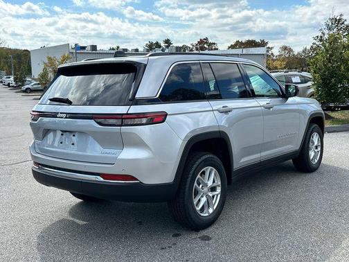 2025 Jeep Grand Cherokee Laredo