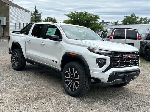 2025 GMC Canyon Base
