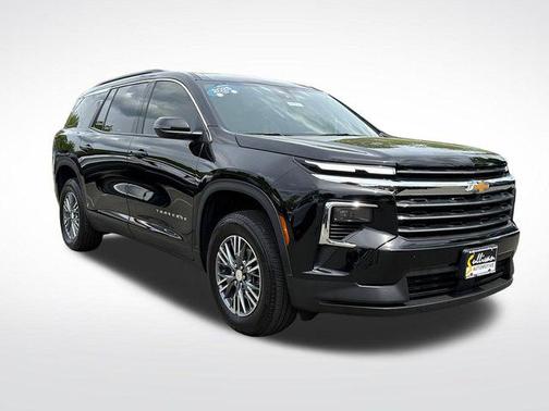 Mosaic Black Metallic 2025 Chevrolet Traverse LT