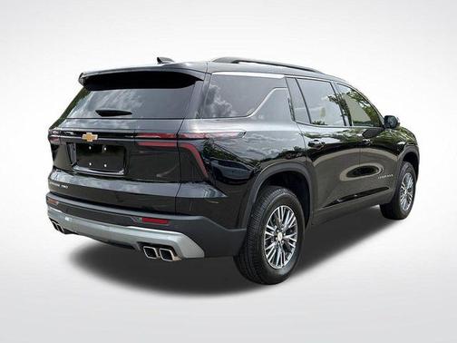 Mosaic Black Metallic 2025 Chevrolet Traverse LT