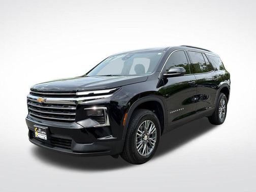 Mosaic Black Metallic 2025 Chevrolet Traverse LT