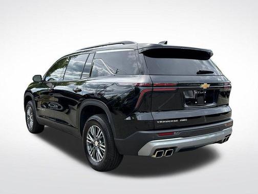 Mosaic Black Metallic 2025 Chevrolet Traverse LT