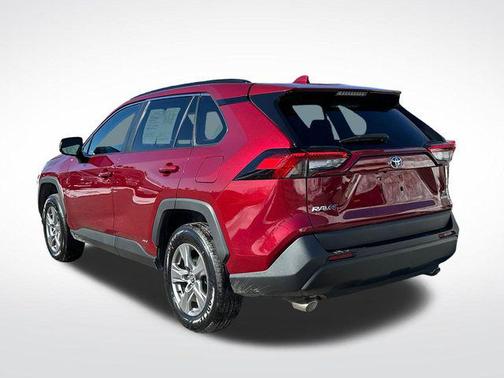 2022 Toyota RAV4 Hybrid XLE