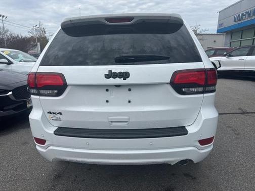 2022 Jeep Grand Cherokee Laredo