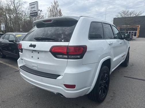 2022 Jeep Grand Cherokee Laredo