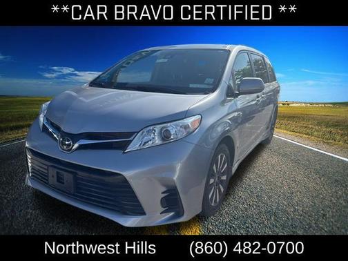2018 Toyota Sienna LE