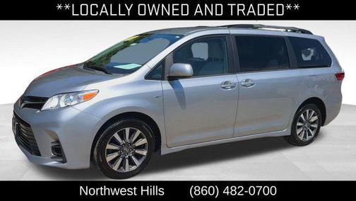 2018 Toyota Sienna LE