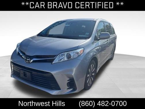 2018 Toyota Sienna LE