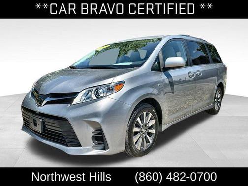 2018 Toyota Sienna LE