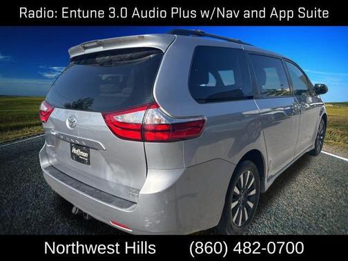 2018 Toyota Sienna LE