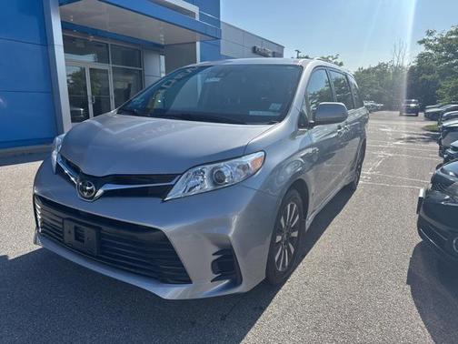 2018 Toyota Sienna LE